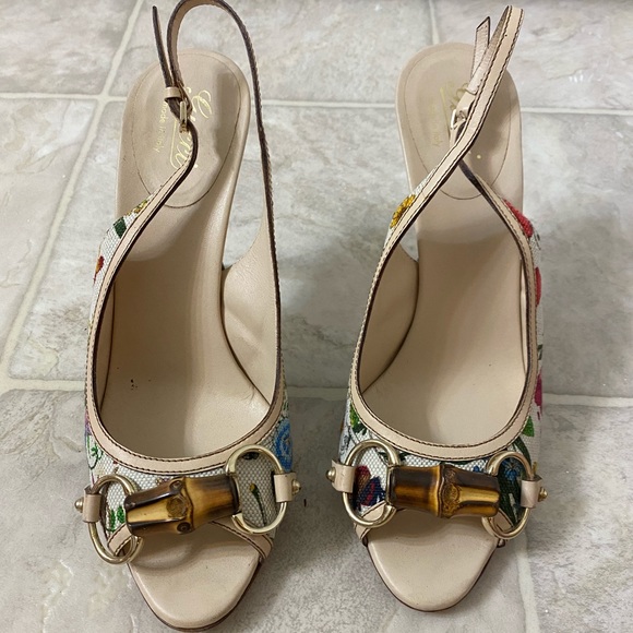 Shoe - Picture 1 of 5